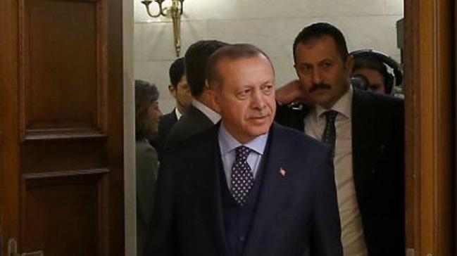 Erdoan'n ziyareti ncesi Trklerin yaad evlerin kaplarna tehdit mesajlar brakld