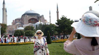 Turistler en ok Antalya ve stanbul'u tercih etti