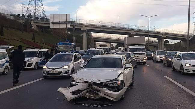 TEM Otoyolu'nda zincirleme trafik kazas  