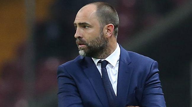 Galatasaray taraftarlar Igor Tudor'a tepki gsterdi