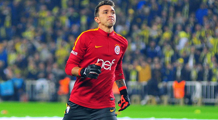 Galatasaray ynetimi Muslera'ya yeni antrenr bakyor