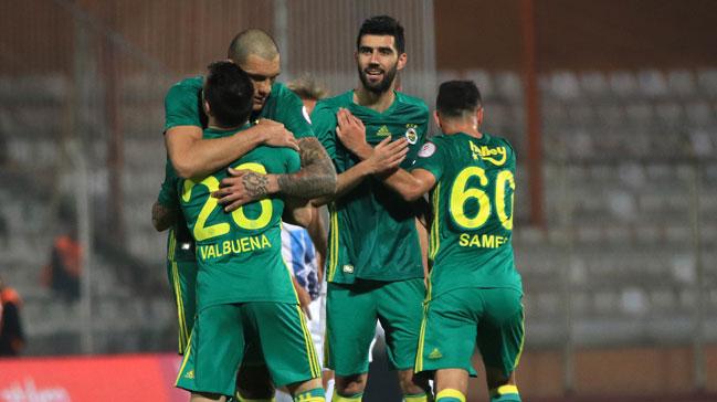 Adana Demirspor'u deplasmanda 4-1 yenen Fenerbahe adn son 16 turuna yazdrd