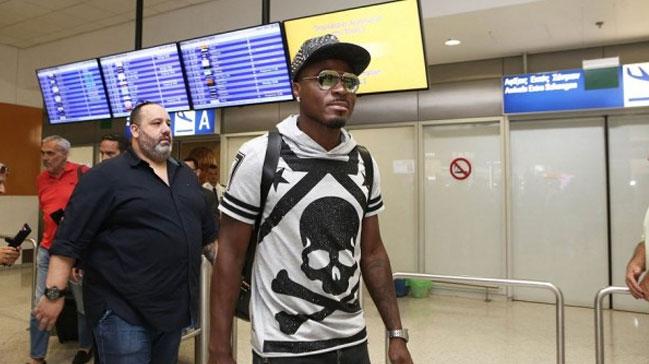 Emenike: Atinada yabanc oyuncular neredeyse her gn soyuluyorlar