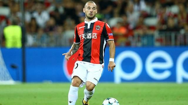 Nice Bakan Rivere, Wesley Sneijder'e destek verdi