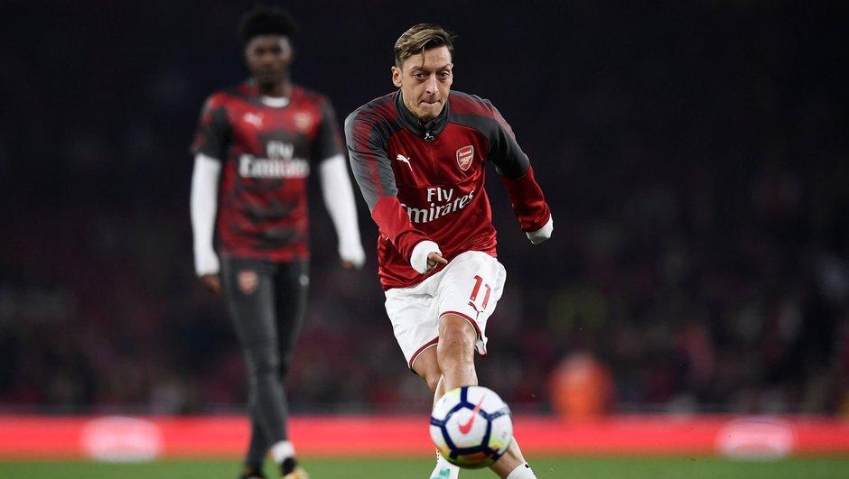 Mesut zil, Barcelona'ya transfer oldu!