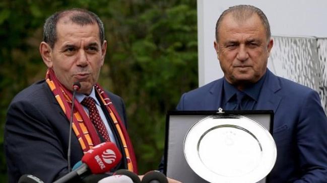 Dursun zbek, Fatih Terim sorusuna 'bugnn gndemi deil' cevabn verdi