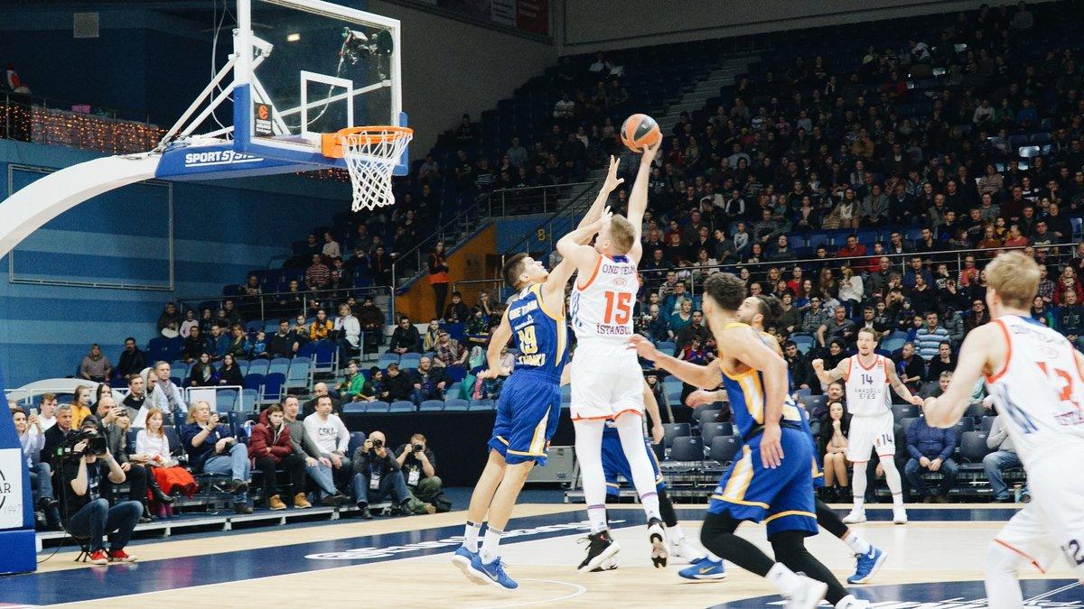 Khimki: 86 - Anadolu Efes: 68