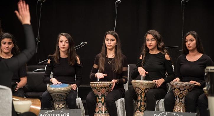 Suriyelilerden Gaziantep'in 'igalden kurtuluu yl dnm' konseri