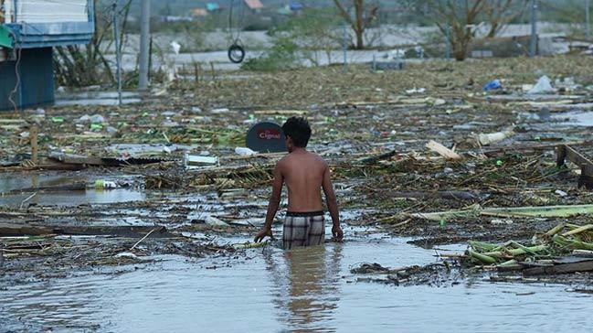 Filipinler'deki tropikal tayfun 100'den fazla can ald