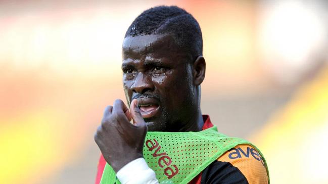 Emmanuel Eboue intiharn eiine geldiini syledi