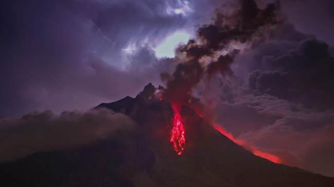 Endonezyann Sumatra Adasndaki Sinabung Yanarda, yeniden kl pskrtmeye balad