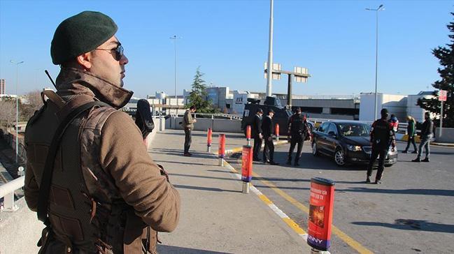 stanbul'da ylba ncesi bin 200 polisle asayi uygulamas