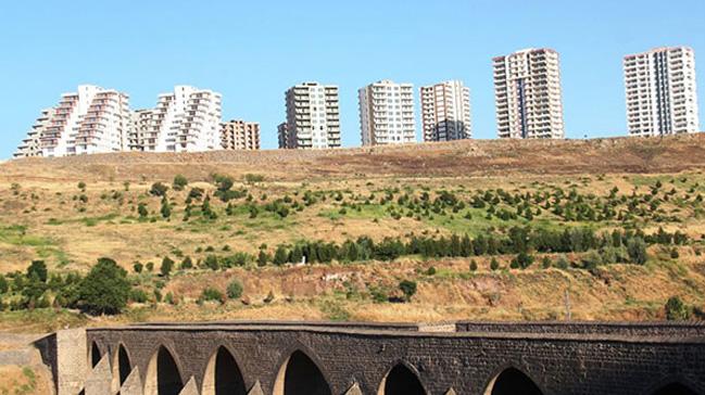 Terr rgt PKK'ya fon aktaran Krklar Da'ndaki konutlar yklyor