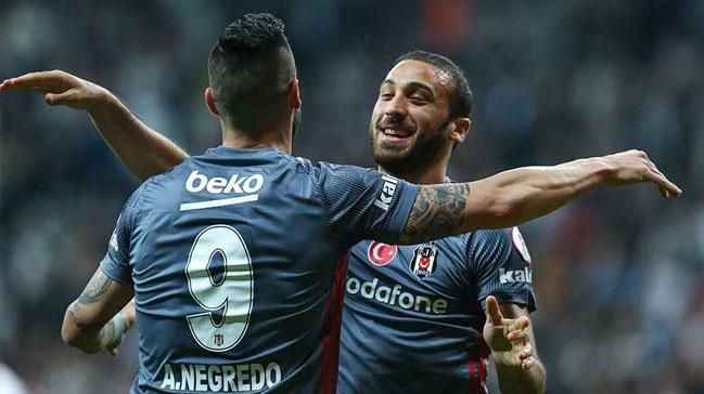 ngiliz ekibi Everton'un temsilcileri, Cenk Tosun iin stanbul'a geldi