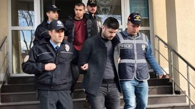 Marmara blgesinde 32 kiiyi internet zerinden dolandran pheliler yakaland