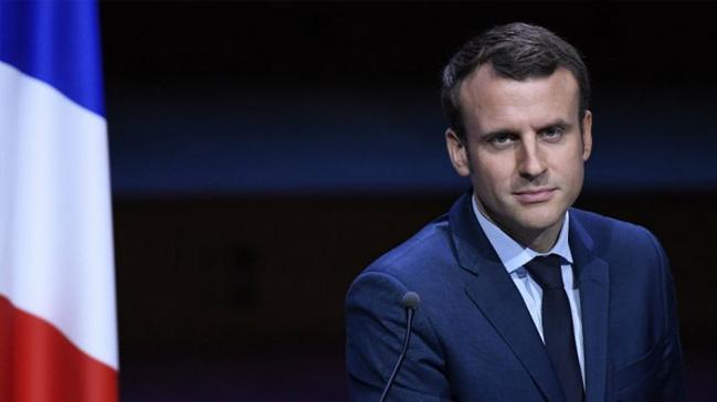 Macron sahte haberlere sava at  