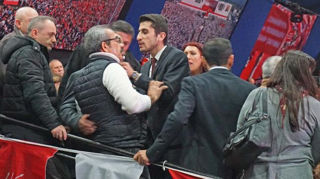 CHP stanbul l Kongresi kart! Ynetici Muharrem Akta'n konumasna son verildi