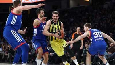 Fenerbahe Dou deplasmanda Anadolu Efes'i 89-84 yendi