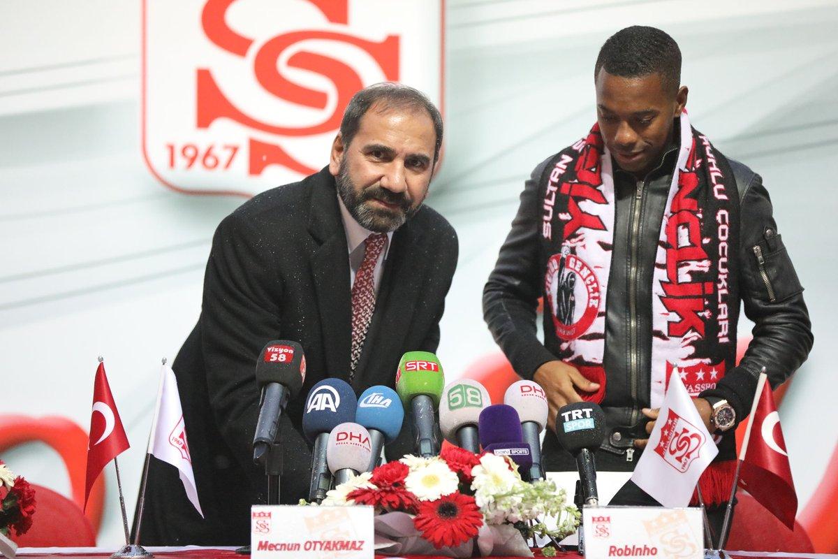 5 kupal dnya yldz Robinho resmen Sivasspor'da