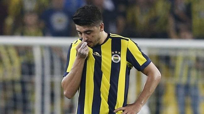 Crystal Palace'a transferi son anda yatan Ozan Tufan, gzyalarna hakim olamad