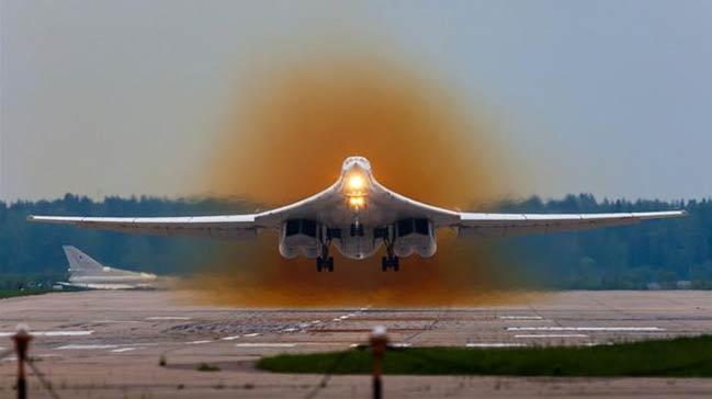 Rusya ilk Tu-160M2 bombardman ua siparii verdi
