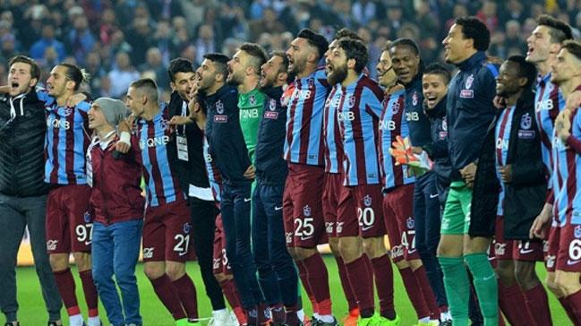 Trabzonspor'da kaleci Esteban sakatland