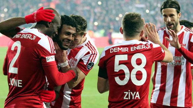 Sivasspor ampiyonluk adaylarna geit vermiyor