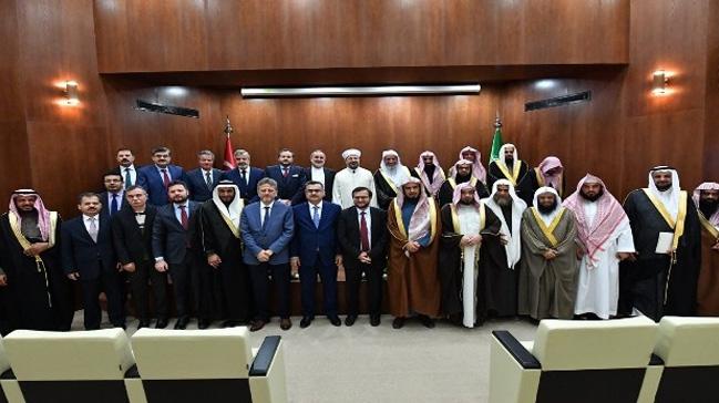 Diyanet leri Bakan Erba, Riyadda konferans verdi