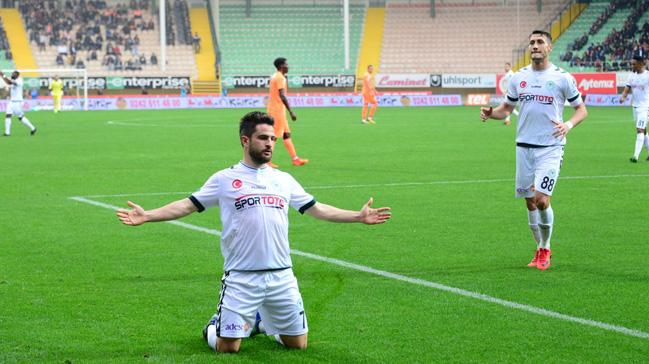 Atiker Konyaspor, Aytemiz Alanyaspor'u deplasmanda 2-1 malup etti