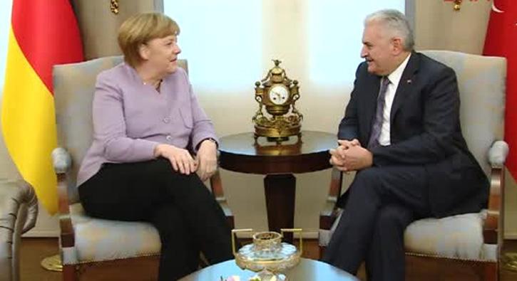 Babakan Yldrm Merkel ile grecek 