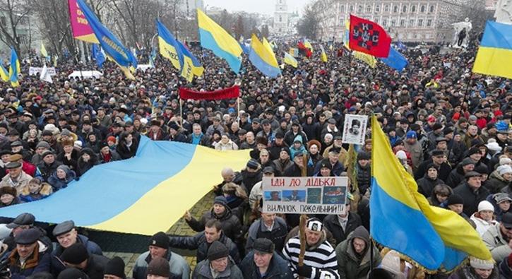 Ukraynada Saakaviliye destek gsterisi