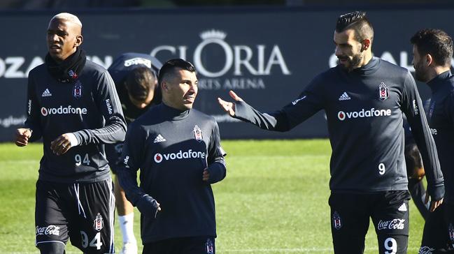 Beikta Alvaro Negredo'yu in'e satarak Anderson Talisca'nn bonservisini alacak