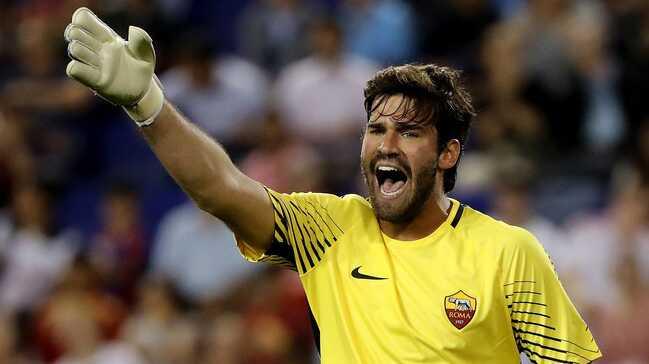 Liverpool, kaleci Alisson Becker iin 325 milyon liray gzden kard