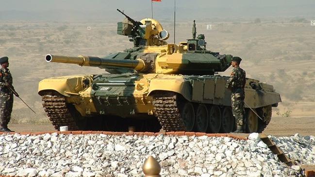 Irak 36 T90s tankn Rusya'dan teslim ald