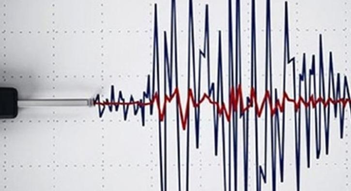 zmir Krfezi'nde 3,4 iddetinde deprem oldu
