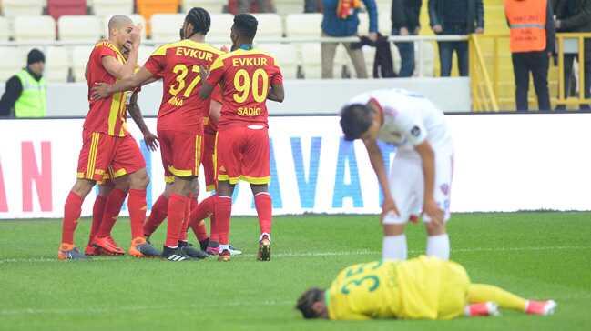 Evkur Yeni Malatyaspor evinde Kardemir Karabkspor'u 3-1 malup etti