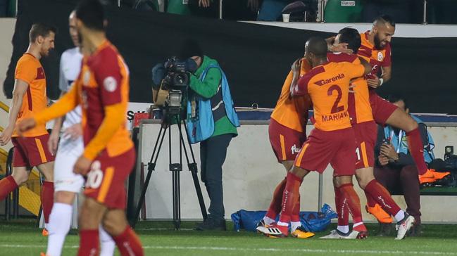 Galatasaray kupada deplasmanda Akhisarspor'u 2-1 malup etti