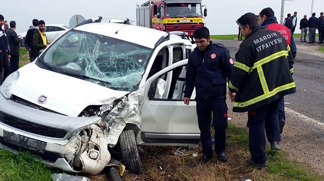 Mardin'de kamyonetler arpt: 1 ocuk ld, 7 kii yaraland