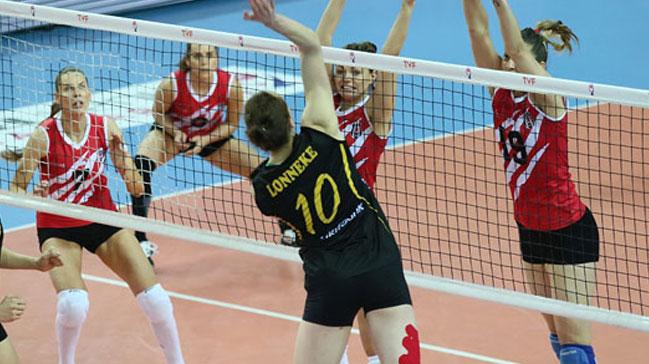 VakfBank, Beikta' 3-0 yenerek yar finale ykseldi