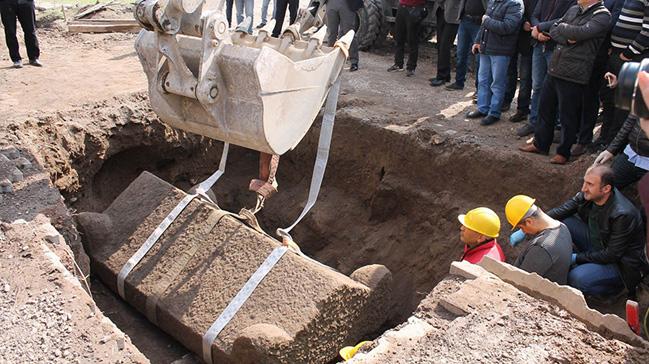 Kayseride bulunan lahit ald: Aile mezar kt  