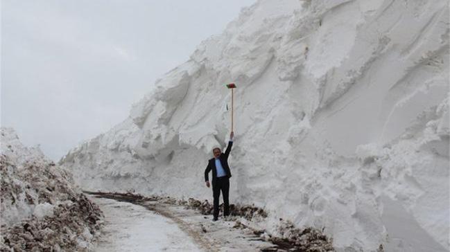 Kar kalnl 3 metre oldu, yol 5 gnde alabildi