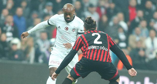 Vagner Love'dan ayrlk sinyali! 'Frsat bulabilirsem Sporting'de oynamak isterim'