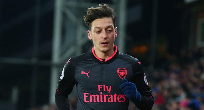 Mesut zil'den ar szler! 'Korkak kpek'