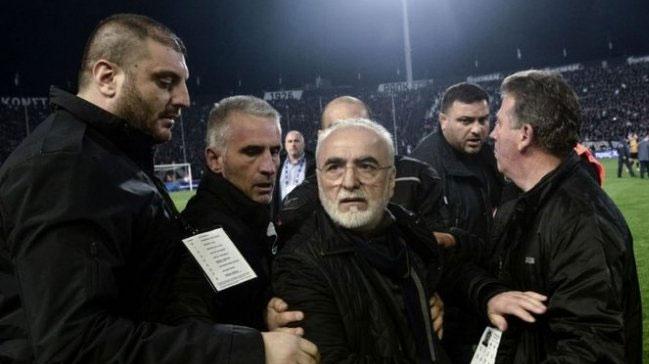 PAOK'un silahl bakanndan zr geldi