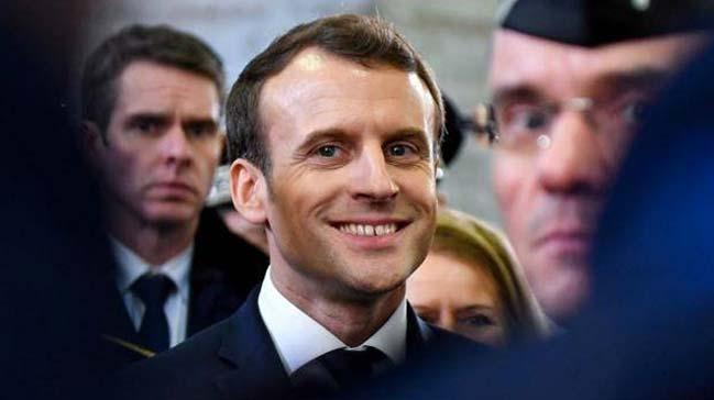 Macron, Rusyadan ek imtiyazlar talep ediyor, Hollande ise hava ambargosunu savunuyor