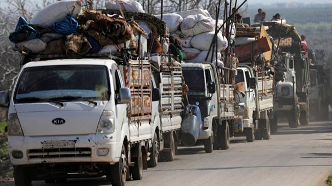 PKK/YPG'li terristler Menbic'te evlerini satarak kamaya balad