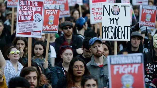 Trump, Kaliforniya eyaletine gerekletirdii ziyarette gittii her yerde protesto edildi