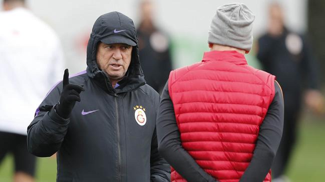 Derbi kadrosunu hazrlayan Fatih Terim, Fernando'ya ilk 11'de ans verecek