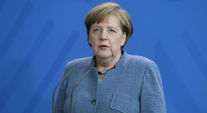 Merkel: Mslmanlar da slam da Almanya'ya ait