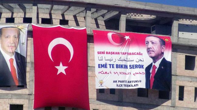Mardin'de Cumhurbakan Erdoan iin 4 dilde 'Seni bakan yaptracaz' pankart